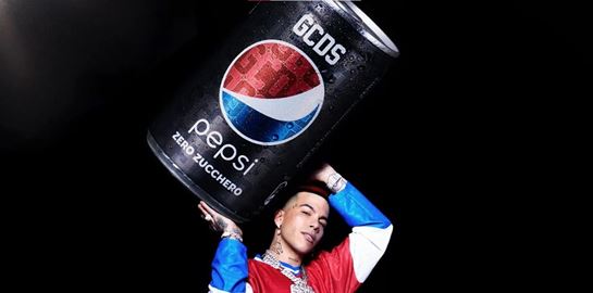 Όταν το junk food συνάντησε τη μόδα