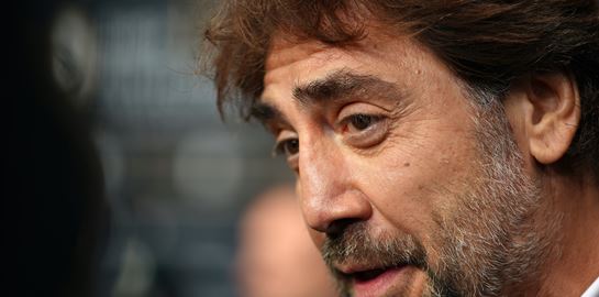 Σε άλλα νέα, ο Javier Bardem έχει δουλέψει ως στρίπερ