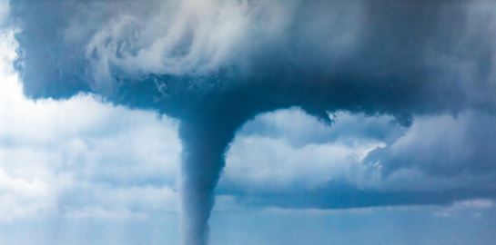 Ναυάγιο στη Σικελία, μπορεί ένας υδροσίφωνας να βυθίσει μέσα σε λίγα λεπτά ένα σούπερ γιοτ;