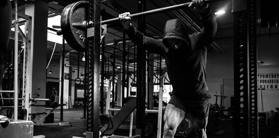 Εμψύχωσε τον εαυτό σου και σπάσε όλα τα ρεκόρ στο γυμναστήριο-με βάση νέα έρευνα