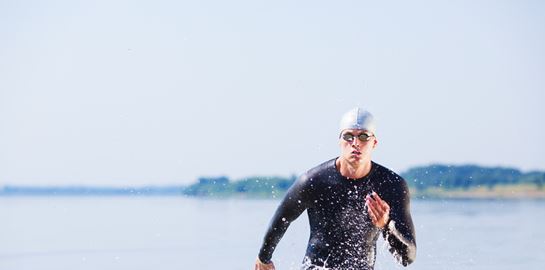 Κολύμπι vs. Τρέξιμο: Ποιο είναι πιο αποτελεσματικό