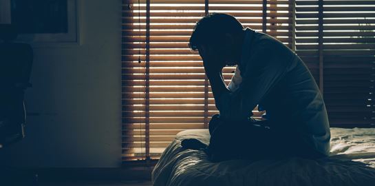 Πώς συνδέεται η κατάθλιψη με τους ανεμβολίαστους