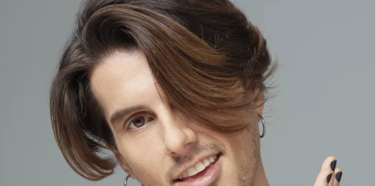 #HairHasNoGender: Ο Δήμος δηλώνει περήφανος για τα πλούσια και όλο ζωντάνια μαλλιά του