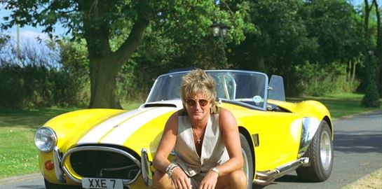 Ζηλεύοντας την απίστευτη συλλογή αυτοκινήτων του Rod Stewart