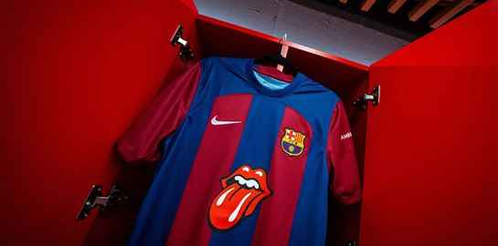 Οι Rolling Stones βγάζουν &#39;γλώσσα&#39; στη φανέλα της Μπαρτσελόνα