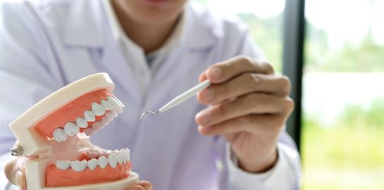 Κορονοϊός: Πώς επηρεάζει τη στοματική υγεία