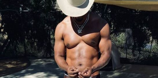 Ο Jamie Foxx μεταμορφώνεται σε Mike Tyson