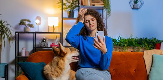 Ελληνίδα επιστήμονας ανακάλυψε ότι το άγχος μας από τη δουλειά μεταφέρεται στο σκύλο μας