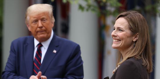 Η Amy Coney Barrett είναι η εκλεκτή του Donald Trump για τη θέση της RBG