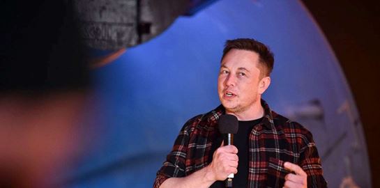 Πόσο θα κοστίσει στον Elon Musk η πώληση του 10% της Tesla