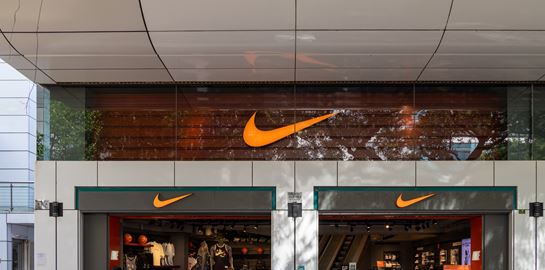 &quot;Σεισμός&quot; σε Nike και Adidas από τους δασμούς του Τραμπ στον μεγαλύτερο προμηθευτή τους