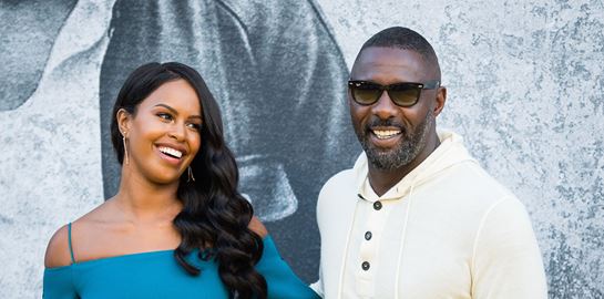 Ο Idris Elba μόλις απέδειξε γιατί τα wayfarers είναι τα Νο1 γυαλιά ηλίου