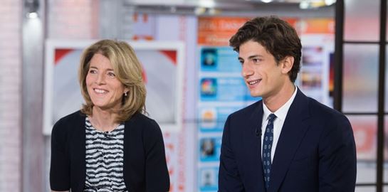 Jack Schlossberg, όπως John F. Kennedy Jr.