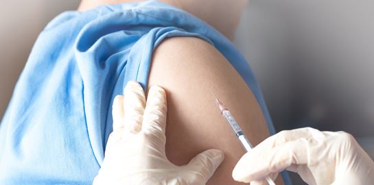 Υποχρεωτικός εμβολιασμός για τους υγειονομικούς έως την 1η Σεπτεμβρίου