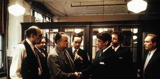 Οι ταινίες που βασίζονται σε βιβλία βγάζουν υπερβολικά περισσότερα χρήματα