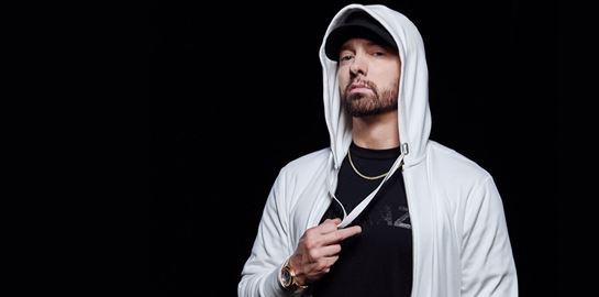 Ο Eminem μόλις λάνσαρε τη δική του συλλογή με ρούχα