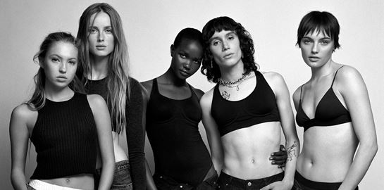 Ένα εκτεταμένο cast Culture Shapers στη φθινοπωρινή καμπάνια Calvin Klein