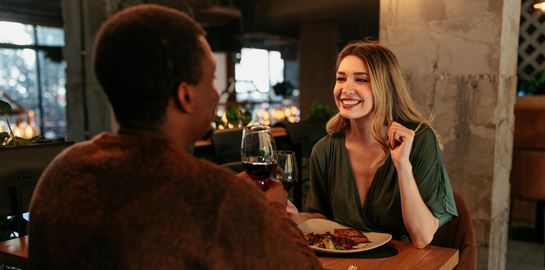 5+1 λόγοι που οι γυναίκες έχουν υψηλά στάνταρ όταν βγαίνουν ραντεβού