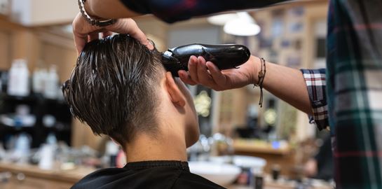 Πότε είναι η ώρα να άλλαξεις κούρεμα-κι ας μην στο λένε οι φίλοι σου