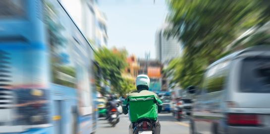 Πόσα χρήματα πληρώνει η εστίαση στις πλατφόρμες delivery