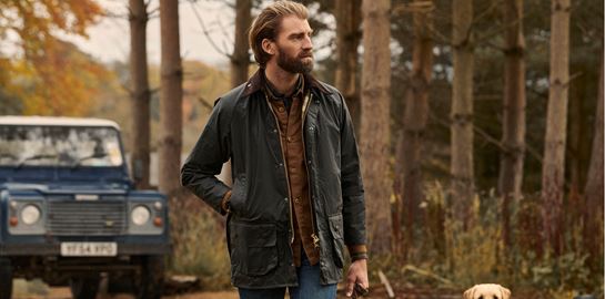 Το κερωμένο τζάκετ της Barbour που θα φοράς όλο τον χειμώνα