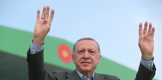 O Erdogan μόλις χαστούκισε ένα παιδί επειδή δεν του φίλησε το χέρι