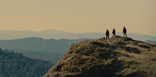 Προσπαθώντας να εντοπίσουμε τον Jesse Eisenberg στην ταινία για τους Bigfoot