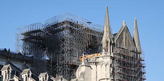 Η Παναγία των Παρισίων ανοίγει ξανά το προαύλιό της