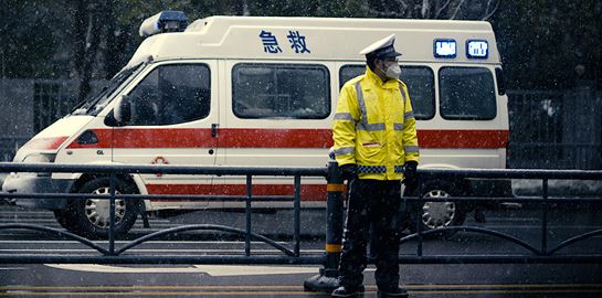 &quot;76 Ημέρες&quot;: Το ντοκιμαντέρ για το επίκεντρο της πανδημίας