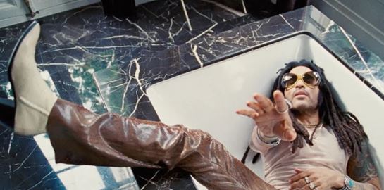 TK421, το τεράστιο comeback του Lenny Kravitz