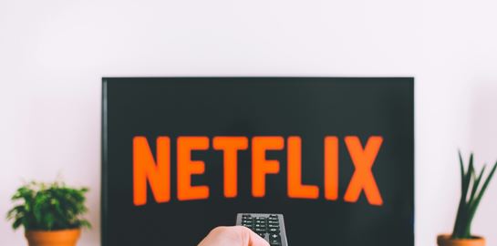 Τέλος το σκρολάρισμα - Το Netflix θα &quot;διαβάζει&quot; τη διάθεσή σου