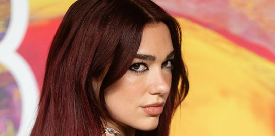 Dua Lipa, πιο αποκαλυπτική από ποτέ