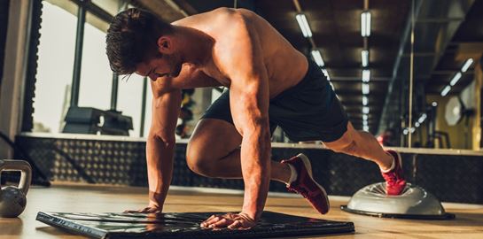 10 έντονες ασκήσεις σε 7 λεπτά για να δεις τη ζυγαριά να πέφτει