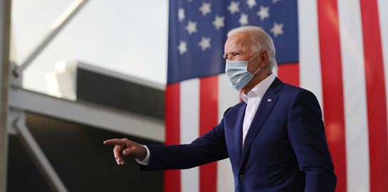 O Joe Biden θα εμβολιαστεί δημοσίως κατά του κορονοϊού