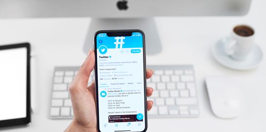 Με το νέο, συνδρομητικό Twitter Blue μπορείς να &#39;ξεγράφεις&#39; tweets