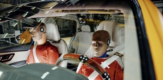 Τι πραγματικά συμβαίνει σε ένα crash test αυτοκινήτου