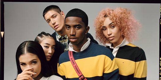 Η νέα TOMMY JEANS καμπάνια του Tommy Hilfiger είναι η γιορτή του street style