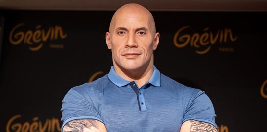 O Dwayne Johnson έχει φρικάρει με ένα κέρινο ομοίωμά του - δικαίως
