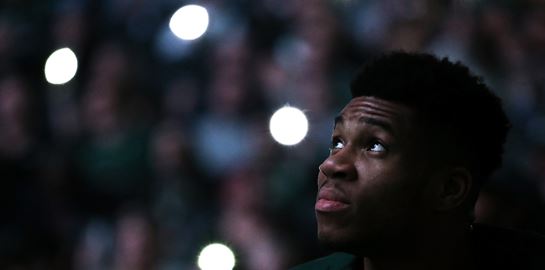 H ζωή του Γιάννη Αντετοκούνμπο γίνεται ταινία από την Disney