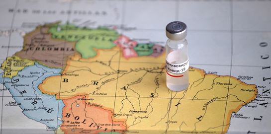 Πού καταγράφεται το υψηλότερο ποσοστό θετικών τεστ στον SARS-CoV-2