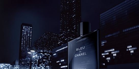 Bleu de Chanel, το αντρικό άρωμα που &#39;ακτινοβολεί&#39; ελευθερία