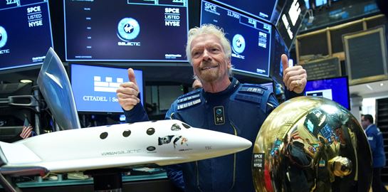 Branson Vs. Musk Vs. Bezos: Μία διαστημική κούρσα δισεκατομμυρίων