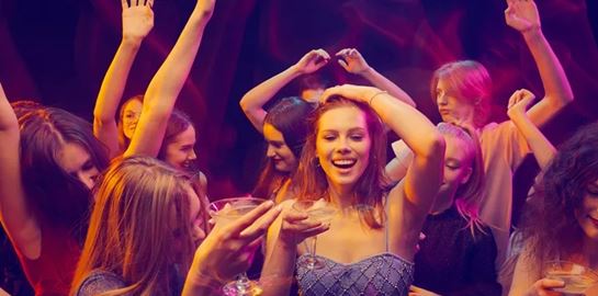 Nights out contest: Κέρδισε πρόσκληση για τo Best After Office Event x Schweppes-το hot party στο Rock N Roll στο Κολωνάκι