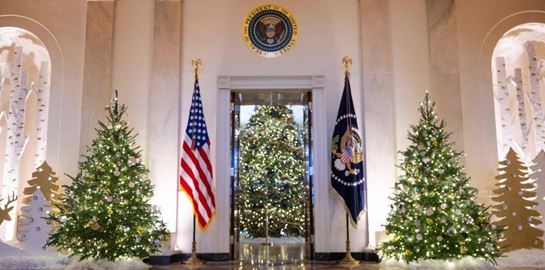 Ο Λευκός Οίκος είναι έτοιμος για τα Χριστούγεννα