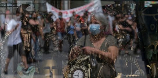 Τι σημαίνει η αύξηση του κατώτατου μισθού στα 703 ευρώ