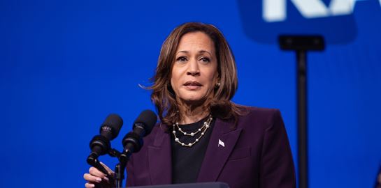 H Kamala Harris μόλις &#39;έσβησε&#39; το οικονομικό πλεονέκτημα που διατηρούσε ο Donald Trump