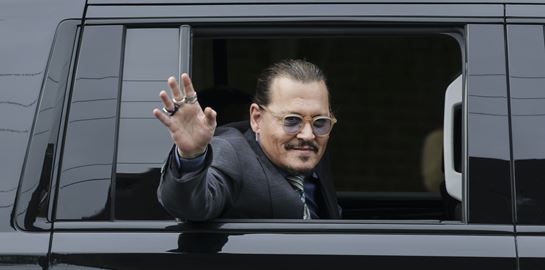 Σε άλλα νέα, o Johnny Depp κυκλοφόρησε τραγούδι