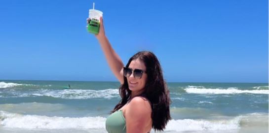 Η Veronica Correia ξεκίνησε καριέρα στο μόντελινγκ επειδή πέταξε το σουτιέν της στον Drake