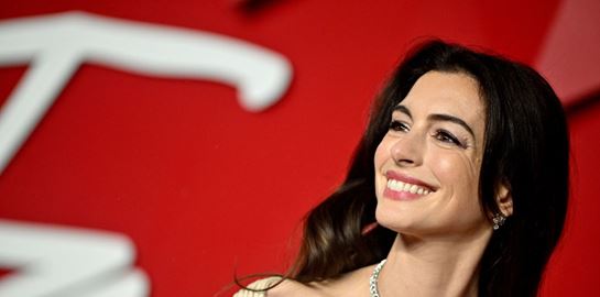 H Anne Hathaway είναι πλέον αγνώριστη