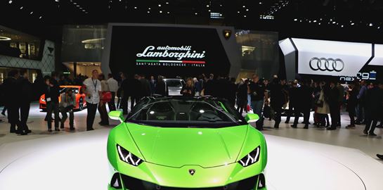 Huracán EVO Spyder: Η νέα Lamborghini δεν γνωρίζει όρια